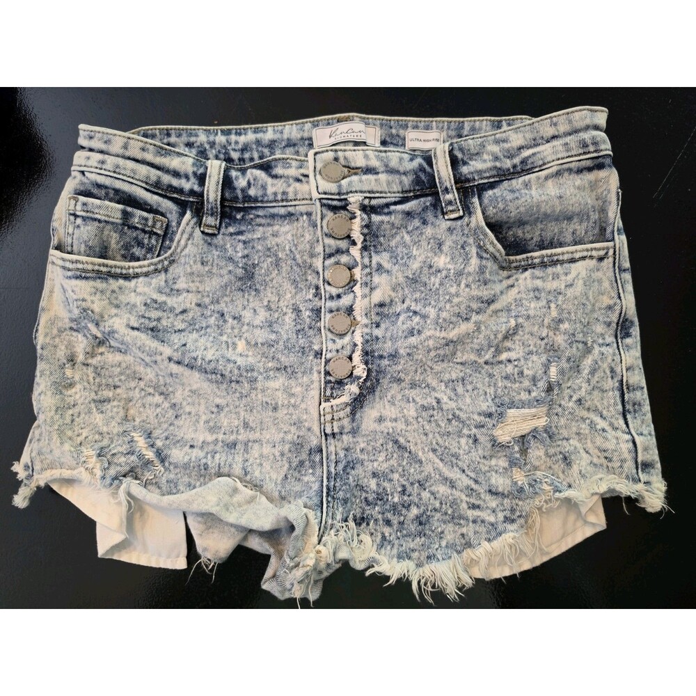 KanCan Signature Ultra High Rise Distressed Denim Shorts Womens 31 Acid Wash Y2K